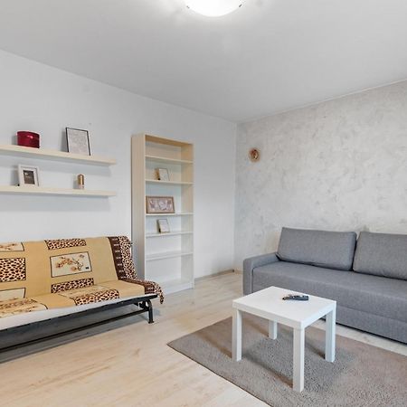 Dristor Large And Cozy Apartment Bukarest Exteriör bild