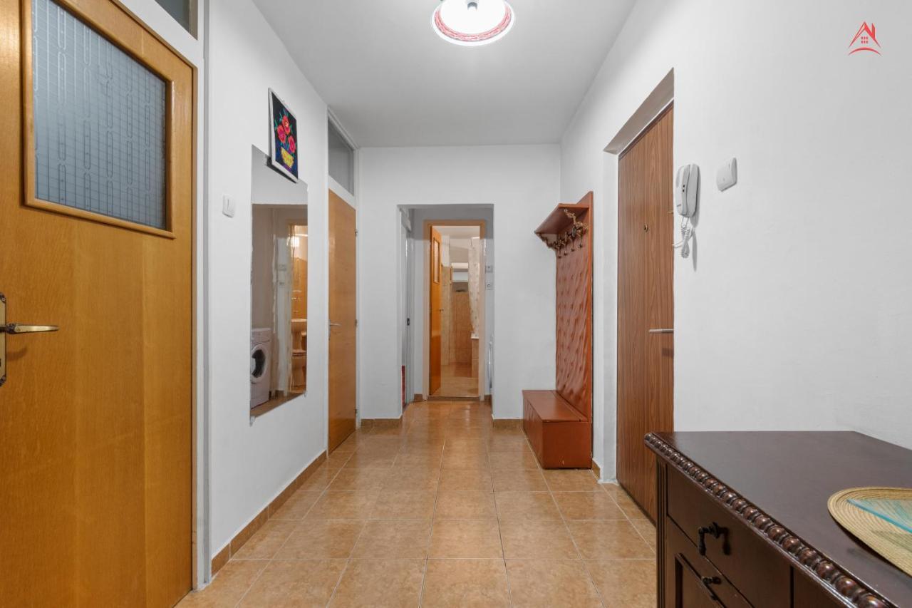 Dristor Large And Cozy Apartment Bukarest Exteriör bild