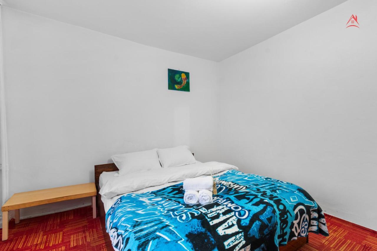 Dristor Large And Cozy Apartment Bukarest Exteriör bild