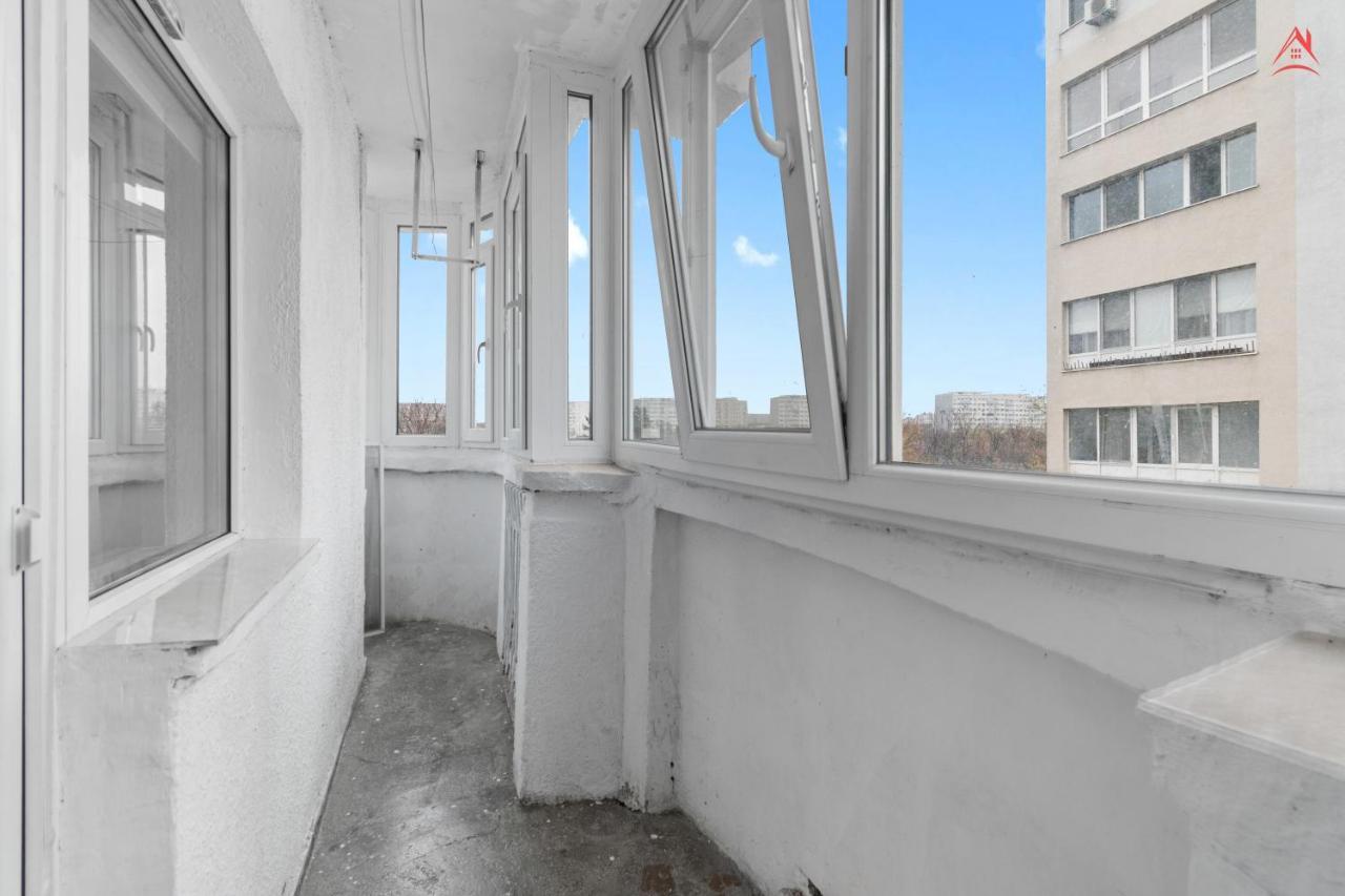 Dristor Large And Cozy Apartment Bukarest Exteriör bild