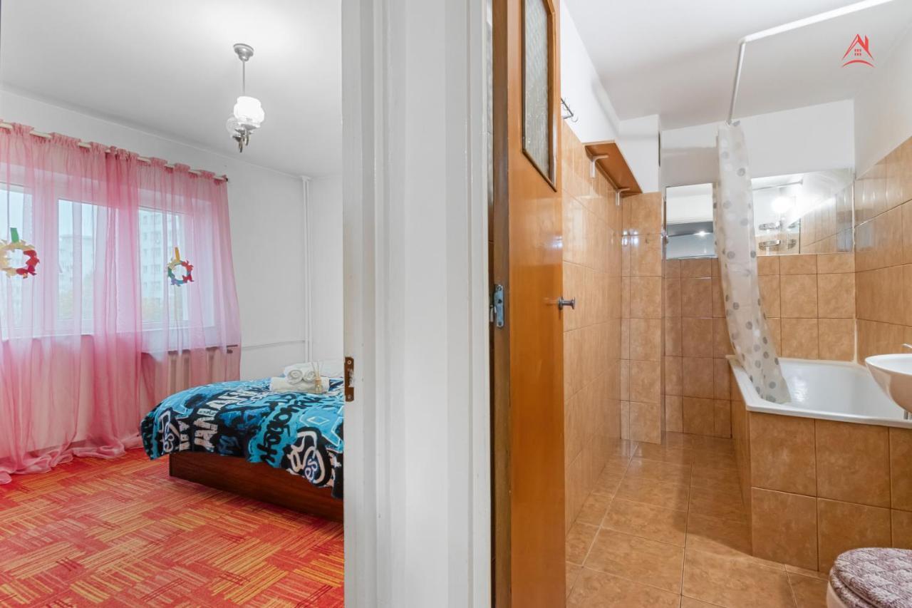 Dristor Large And Cozy Apartment Bukarest Exteriör bild